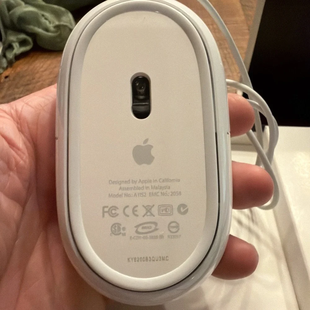 Genuine Apple Wired USB Mighty Mouse A1152 Opened Not Used With Box And Disks